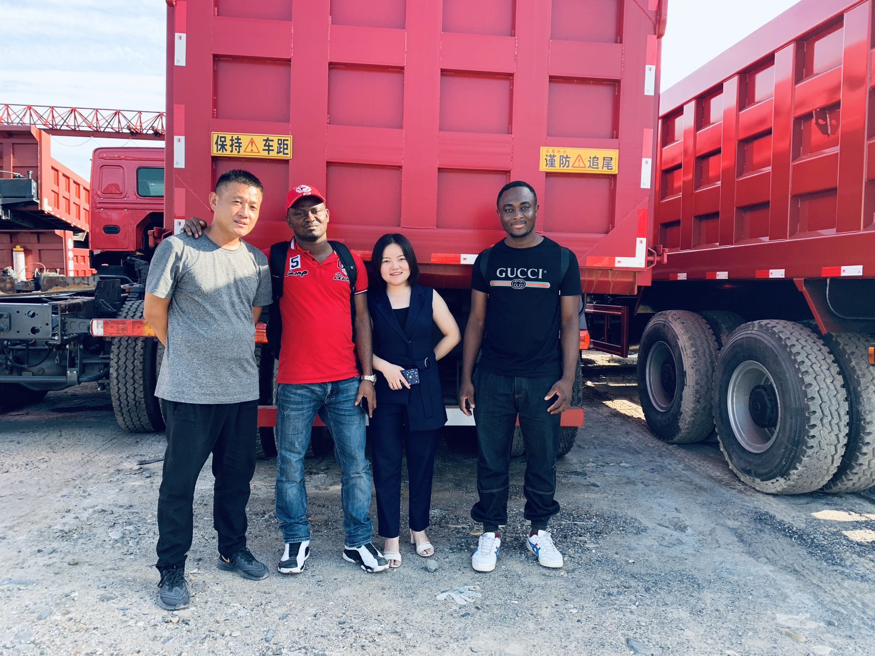 Ghana client cvsit to check Refurbish Used SINOTRUK HOWO Dum